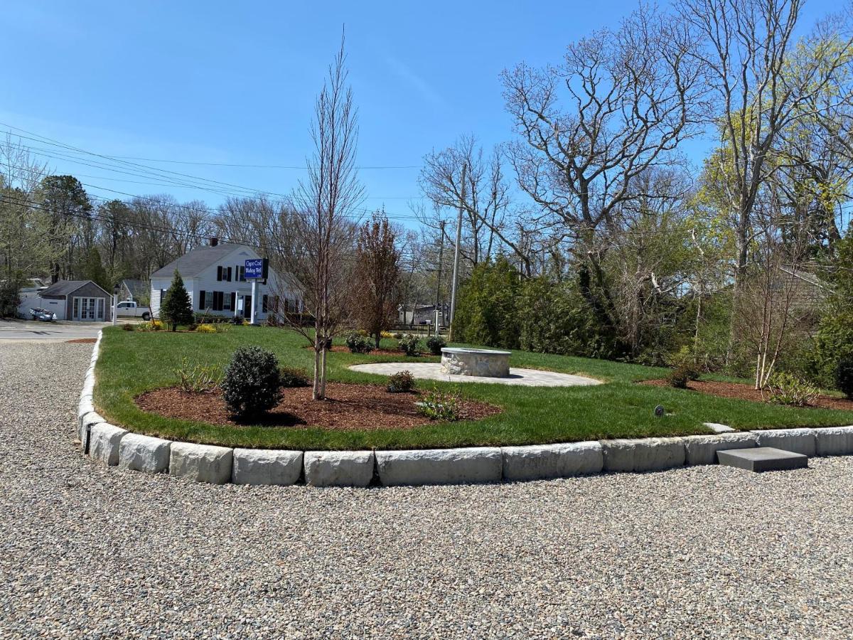Cape Cod Wishing Well Harwich Port Exterior photo