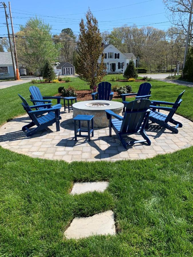 Cape Cod Wishing Well Harwich Port Exterior photo